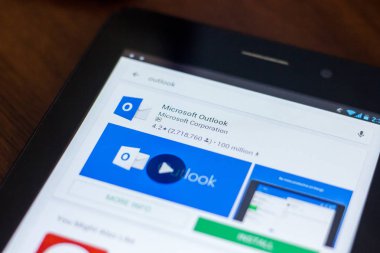 Ryazan, Rusya Federasyonu - 21 Mart 2018 - Microsoft Outlook Mobil uygulaması Tablet Pc ekranda