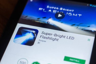 Ryazan, Rusya Federasyonu - 21 Mart 2018 - süper parlak Led el feneri mobil uygulaması Tablet Pc ekranda
