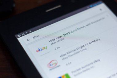 Ryazan, Rusya Federasyonu - 21 Mart 2018 - Ebay simgesi mobil uygulamalar listesi