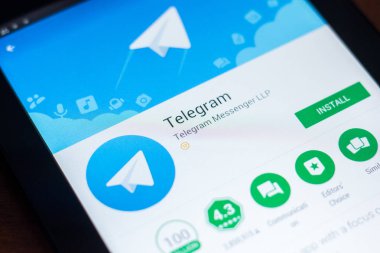 Ryazan, Rusya Federasyonu - 21 Mart 2018 - telgraf messenger mobil uygulaması Tablet Pc ekranda.