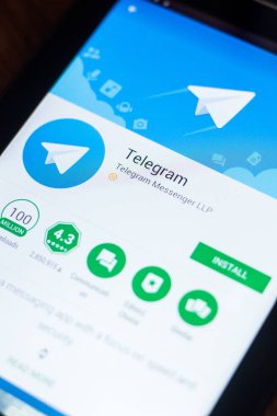Ryazan, Rusya Federasyonu - 21 Mart 2018 - telgraf messenger mobil uygulaması Tablet Pc ekranda.