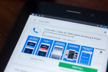 Ryazan, Rusya Federasyonu - 21 Mart 2018 - Truecaller simgesi mobil uygulamalar listesi