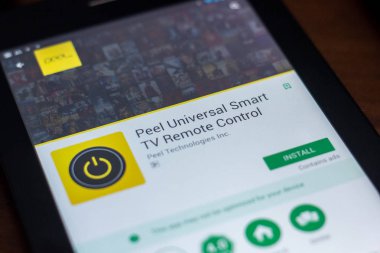 Ryazan, Rusya Federasyonu - 21 Mart 2018 - kabuğu evrensel akıllı Tv uzaktan kumanda uygulaması Tablet Pc ekranda.