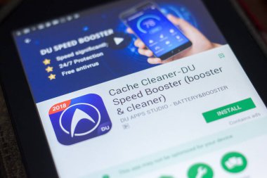 Ryazan, Rusya Federasyonu - 19 Nisan 2018 - Cache Cleaner mobil uygulaması Tablet Pc ekranda.