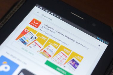 Ryazan, Rusya Federasyonu - 19 Nisan 2018 - Aliexpress simgesi üzerinde mobil uygulamalar listesi.