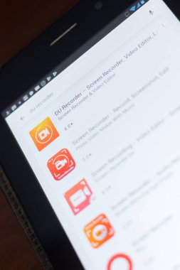 Ryazan, Rusya Federasyonu - 19 Nisan 2018 - Du ekran kaydedici simgesi üzerinde mobil uygulamalar listesi.