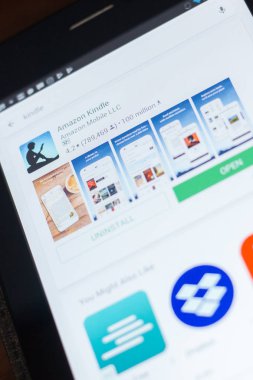 Ryazan, Rusya Federasyonu - 19 Nisan 2018 - Amazon Kindle simgesine mobil uygulamalar listesi.