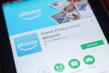 Ryazan, Rusya Federasyonu - 19 Nisan 2018 - Tablet Pc ekranda hareket eden app Amazon Prime fotoğraflardan.