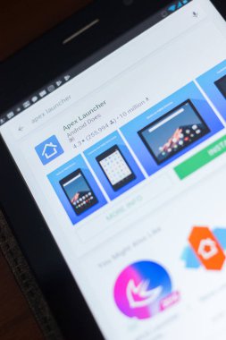 Ryazan, Rusya Federasyonu - 19 Nisan 2018 - Apex başlatıcısı simgesi üzerinde mobil uygulamalar listesi.