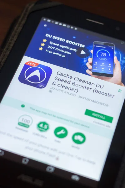 Ryazan, russland - 19. april 2018 - cache cleaner mobile app auf dem display des tabletcomputers — Stockbild Ryazan, russland - 19. april 2018 - cache cleaner mobile app auf dem display des tabletcomputers. — Stockfoto
