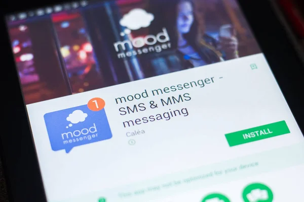 Рязань, Россия - 19 апреля 2018 - Мобильное приложение Mood Messenger на дисплее планшетного ПК . — стоковое фото
