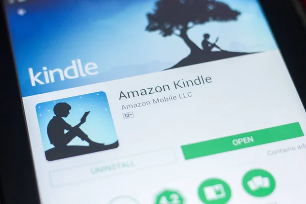 Ryazan, russland - 19. april 2018 - amazon zündet mobile app auf dem display des tabletcomputers — Stockbild Ryazan, russland - 19. april 2018 - amazon zündet mobile app auf dem display des tabletcomputers. — Stockfoto