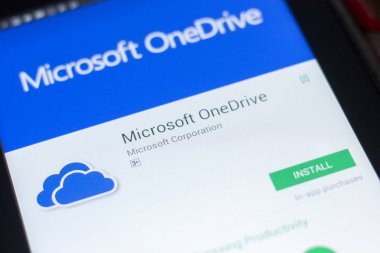 Ryazan, Rusya Federasyonu - 19 Nisan 2018 - Microsoft Onedrive mobil uygulaması Tablet Pc ekranda.