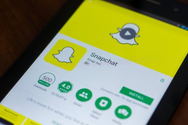 Ryazan, Rusya Federasyonu - 21 Mart 2018 - Snapchat app Tablet Pc bir ekranda.