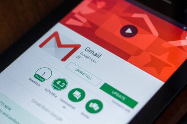 Ryazan, Rusya Federasyonu - 21 Mart 2018 - Gmail uygulaması Tablet Pc bir ekranda logolu.