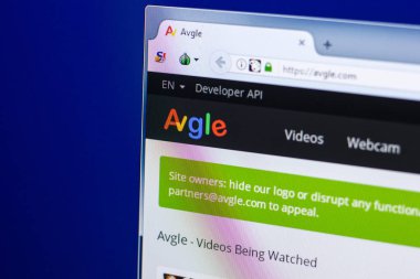 Ryazan, Rusya - 29 Nisan 2018: Avgle ana Web sitesi Pc, url - Avgle.com görüntüleme