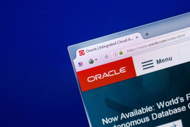 Ryazan, Rusya - 29 Nisan 2018: Oracle ana Web sitesi Pc, url - Oracle.com görüntüleme.