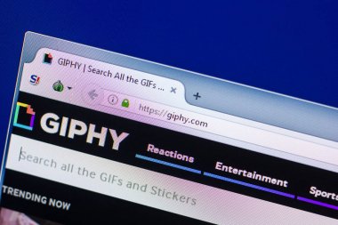 Ryazan, Rusya - 29 Nisan 2018: Giphy ana Web sitesi Pc, url - Giphy.com görüntüleme