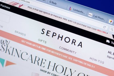 Ryazan, Rusya - 08 Mayıs 2018: Sephora Web sitesi Pc, url - Sephora.com görüntüleme