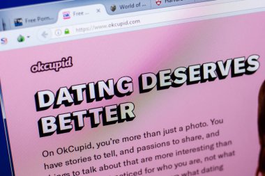 Ryazan, Rusya - 08 Mayıs 2018: Okcupid Web sitesi Pc, url - Okcupid.com görüntüleme