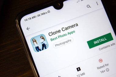 Ivanovsk, Rusya - 21 Temmuz 2019: Akıllı telefon ekranında klon kamera uygulaması