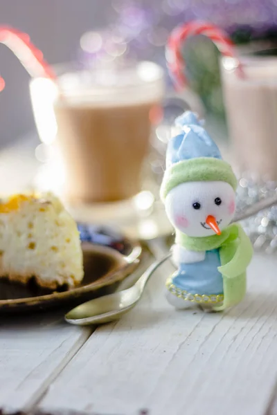 Winter Snowman Sitting Plate Christmas Pie — Stock Photo, Image