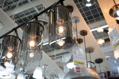 Ryazan, Rusya - 01 Ekim 2019: Piyasada lamba seti.