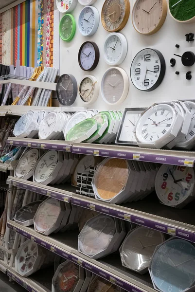 Ryazan Russia October 2019 Lot Different Wall Clocks Market — Stock Photo, Image