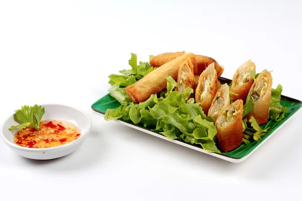 Dört sayfa kızarmış şehriye sarın ve rulo çubuğunda derin kızarmış çağrısı 