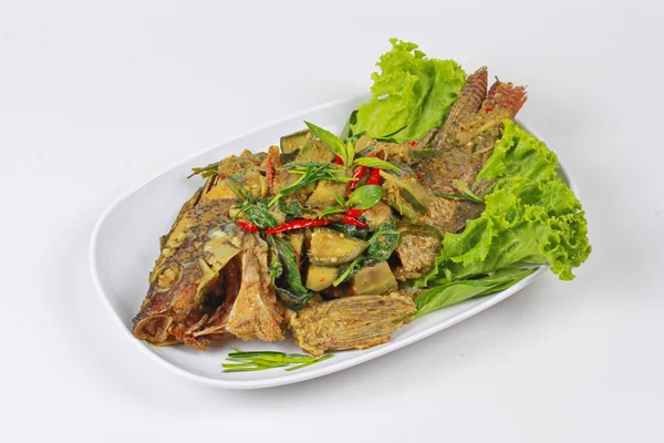 Tilapia verde de pescado al curry en leche de coco . — Foto de Stock