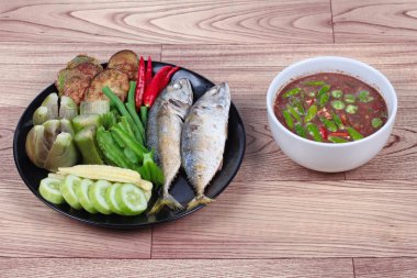 Baharatlı karides ezmesi daldırma olarak 