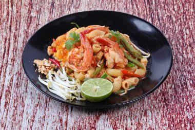 Tay kızartılmış makarna karides ile arama Pad Tay makarna Tay dilinde.