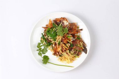 Tay gıda, kızarmış Tilapia balık (ara Pla Nil Pad KHI zencefil