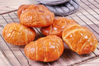 Karışık sebze kızarmış tavuk kızarmış baharatlı kalamar servis