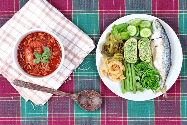 Fried chicken mixed vegetables served with fried spicy squid