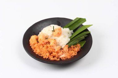 Yapışkan pirinç tavada kızartılmış rendelenmiş hindistan cevizi ile karides