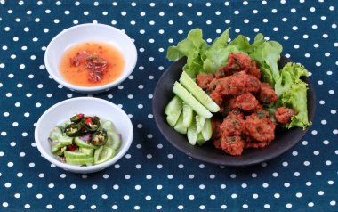 Tay gıda, Curried balık köftesi (Tod Mun Pla Krayı)