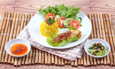 Müslüman sarı Yasemin pilav tavuk, Helal Gıda ile