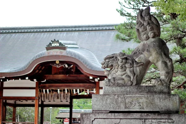 Shisa o Shishi, imagen de mandíbula de león masculino japonés para Becky Fortun — Foto de Stock