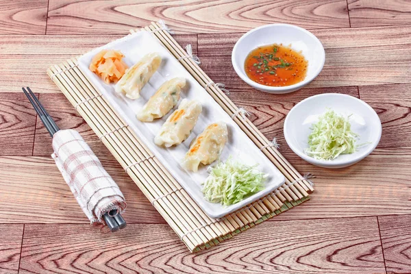 Japanese steamed stuffing flour with pork and cabbage as Gyoza. — Stock Photo, Image