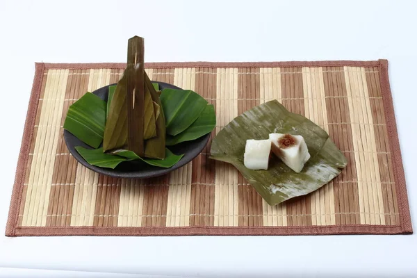 Пару борошно wrap солодкий пюре кокосового як Khanom Саі Sii — стокове фото