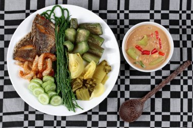 Hindistan cevizi sütü ve fermente soya soslu fasulye, Toa Jiaw kredi.