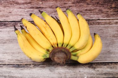 Bayan parmak muz, muz ince sarı grup