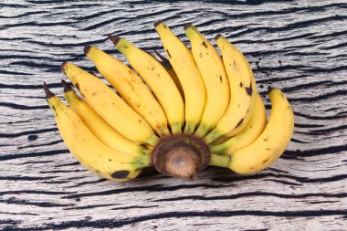 Bayan parmak muz, muz ince sarı grup