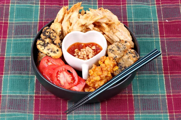 Postre frito de maíz, taro, gao niano y plátano  . — Foto de Stock