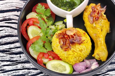 Müslüman sarı Yasemin pilav tavuk, Helal Gıda ile