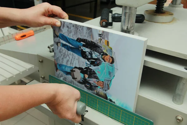 Photobook fazendo por profissional para casamento, família ou travelli — Fotografia de Stock