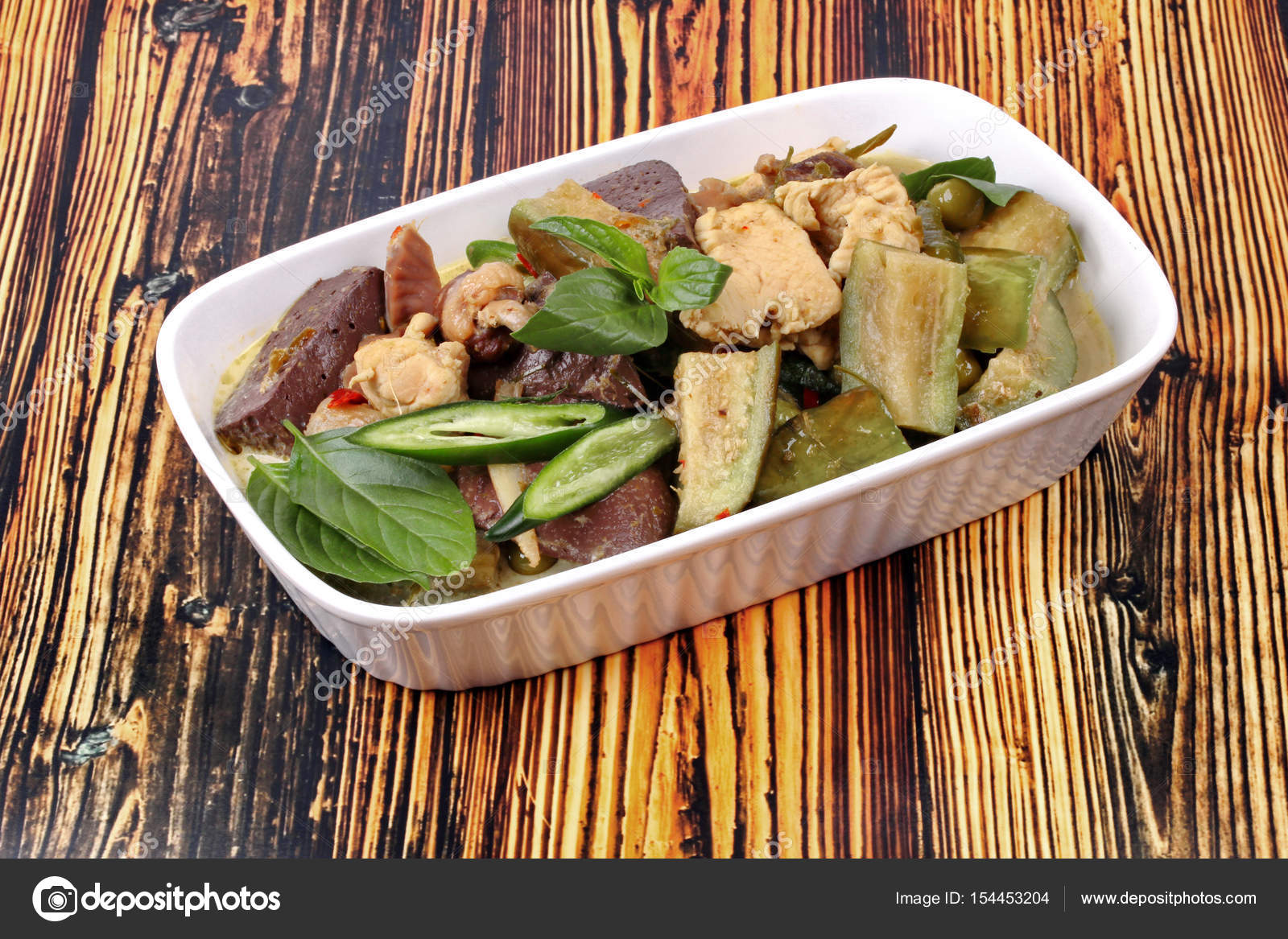 Curry Vert De Poulet Au Lait De Coco Avec Aubergines Longues