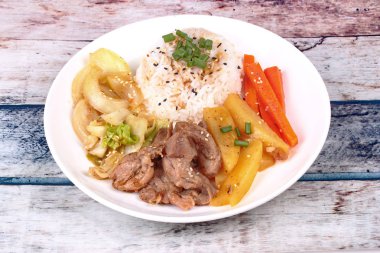 Tayland Yasemin pirinç pilav ile dilimlenmiş por Amerikan Kore tarzında