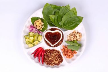 Yaprak Sarma-lokma meze, Miang Kum